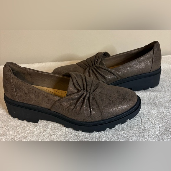 Clarks Women's Calla Style Loafer Flat Brown Metallic Size 9.5M - Picture 1 of 6